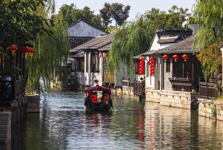 谈恋爱时，一个月为女友花多少钱最合适？