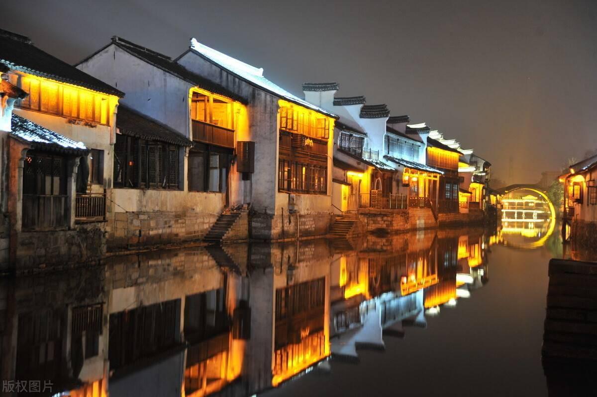 探索冷知识平台 - 携带未拆封白酒乘车可以带几瓶?文化的秘密揭示